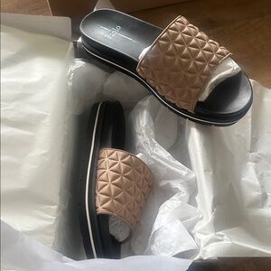 Taupe Padded Quilted Slide Sandals Size 8 NIB Linea Paolo L. Paolo